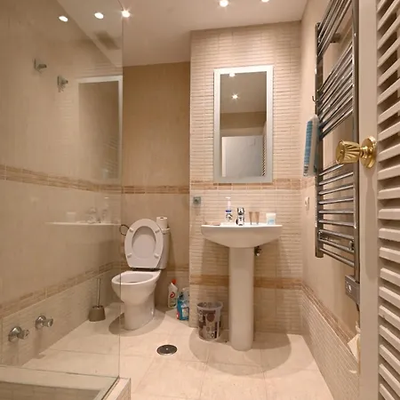 Puerto Banus - Tower Pool *