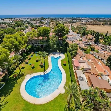 Puerto Banus - Tower Pool